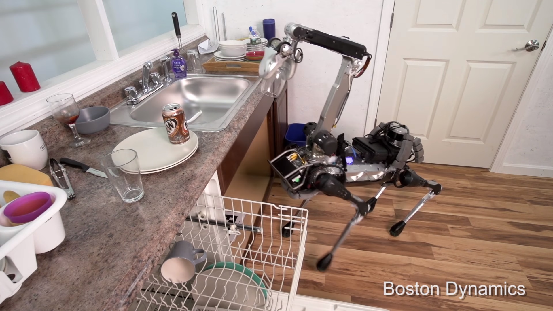 SpotMini es el último robot can de Boston Dynamics enfocado a los hogares