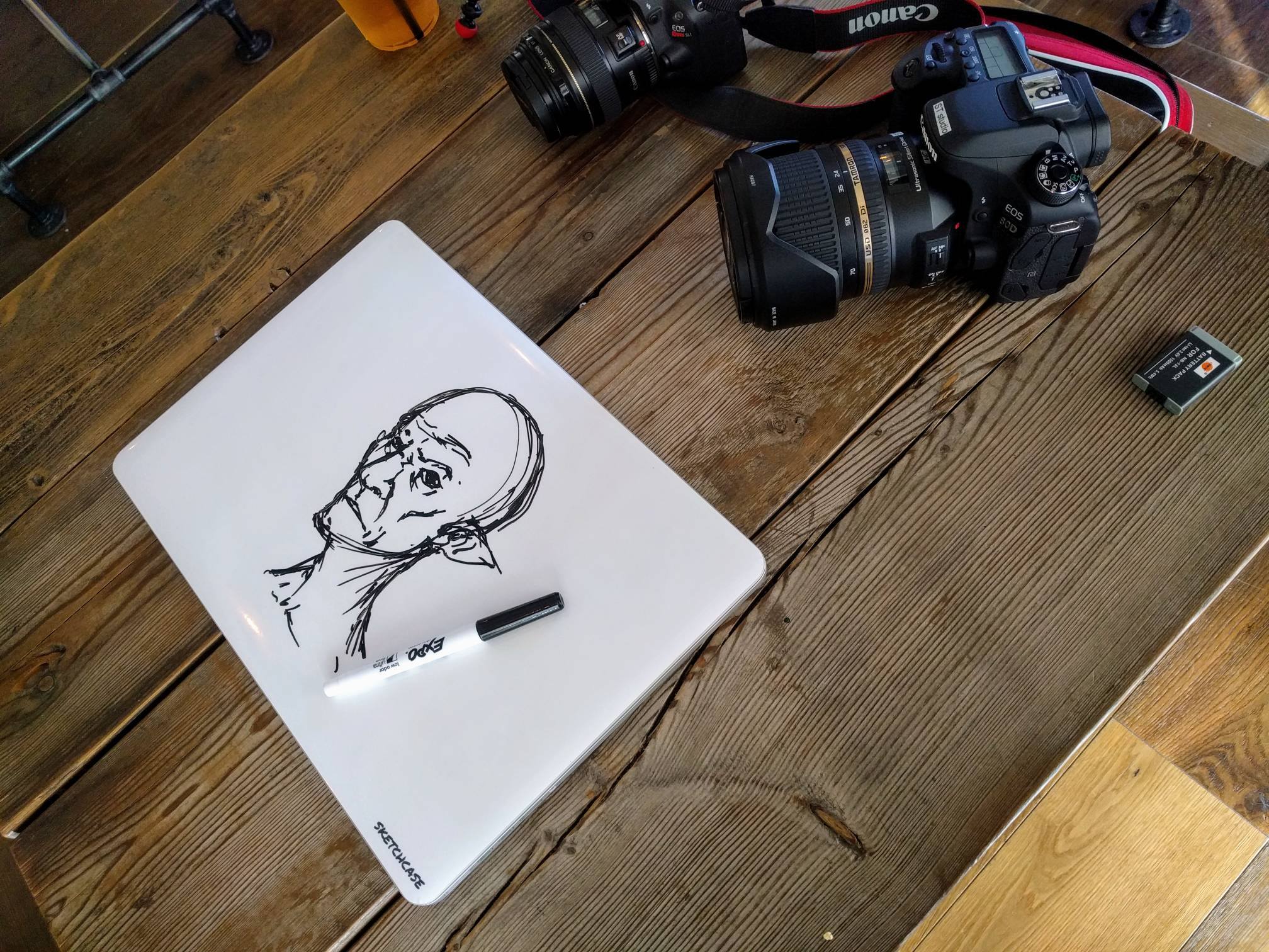 Transforma tu portátil en un tablero borrable con Sketchcase