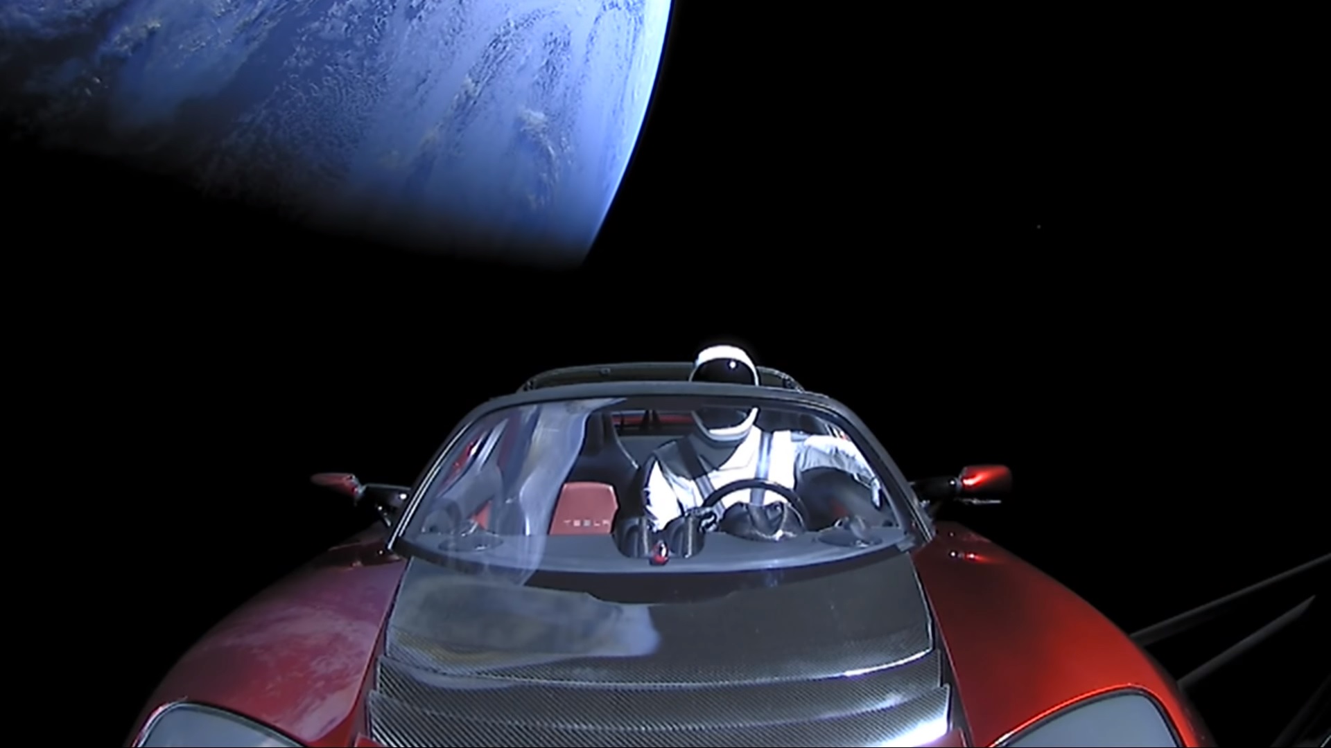 Así se ve el Tesla Roadster lanzado al espacio por el Falcom Heavy a 493.000Km de la tierra